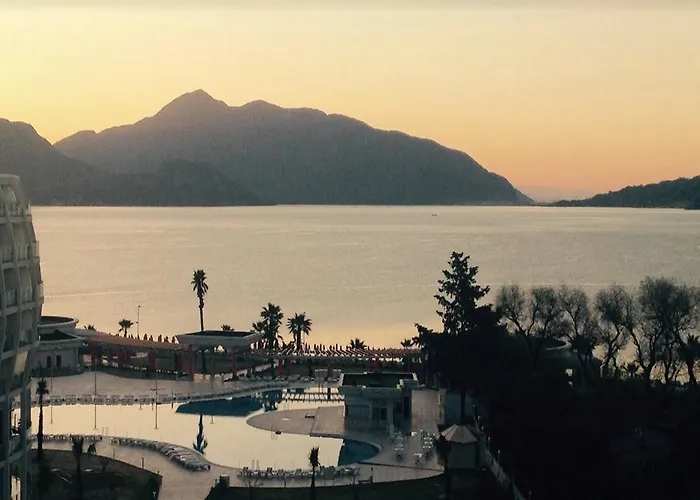 Nature Diamond מלון מרמריס